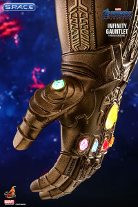 1/4 Scale Infinity Gauntlet Replica (Avengers: Endgame)