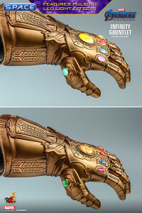 1/4 Scale Infinity Gauntlet Replica (Avengers: Endgame)