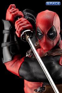 1/6 Scale Deadpool Fine Art Statue (Marvel)