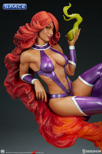 Starfire Premium Format Figure (DC Comics)