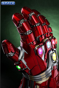 1:1 Nano Gauntlet Hulk Version Life-Size Movie Masterpiece (Avengers: Endgame)