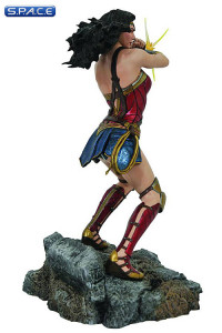 Wonder Woman Bracelets DC Comics Gallery PVC Statue (Justice League)