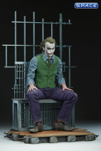 The Joker Premium Format Figure (Batman - The Dark Knight)