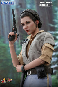 1/6 Scale Princess Leia Movie Masterpiece MMS549 (Star Wars)