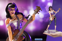 The Huntress Statue (DC Comics Bombshells)