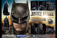 1/3 Scale Batman Tactical Batsuit Museum Masterline Statue (Justice League)