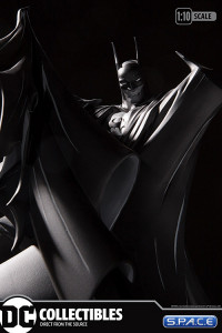 Batman Statue by Todd McFarlane (Batman Black and White)