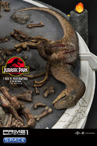 1/8 Scale T-Rex vs. Velociraptors in the Rotunda Legacy Museum Collection Diorama (Jurassic Park)