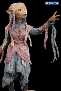 Brea the Gelfling Statue (The Dark Crystal: Age of Resistance)