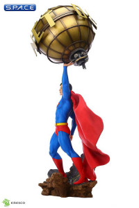 Superman Statue (DC Comics)