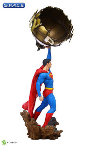 Superman Statue (DC Comics)