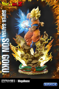 1/4 Scale Super Saiyan Son Goku Mega Premium Masterline Statue (Dragon Ball Z)