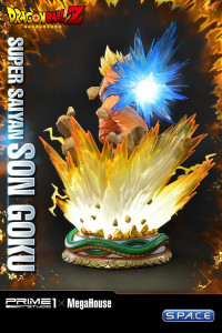 1/4 Scale Super Saiyan Son Goku Mega Premium Masterline Statue (Dragon Ball Z)