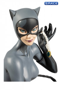 Catwoman DC Designer Series Statue by Stanley Lau (DC Comics)