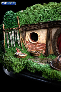 31 Lakeside Hobbit Hole (The Hobbit: An Unexpected Journey)