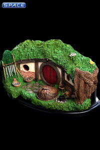 31 Lakeside Hobbit Hole (The Hobbit: An Unexpected Journey)