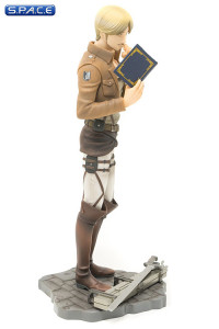 Mike Zacharius PVC Statue (Attack on Titan)