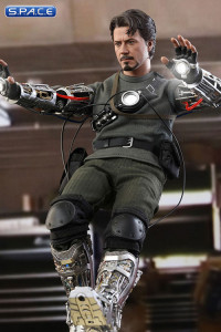 1/6 Scale Tony Stark Mech Test Version Movie Masterpiece MMS581 (Iron Man)