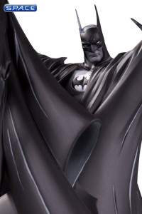 Batman Statue by Todd McFarlane 2nd Edition (Batman Black and White)