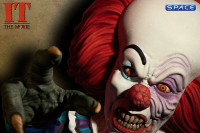 Deluxe Pennywise Mezco Designer Series (Stephen Kings It)