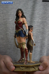 1/10 Scale Wonder Woman & Young Diana Deluxe Art Scale Statue (Wonder Woman 1984)