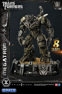 Megatron Museum Masterline Statue (Transformers: Dark of the Moon)