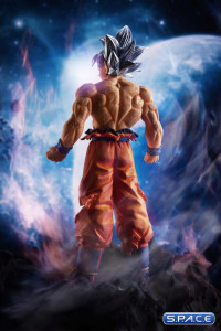 Ultra Instinct Son Goku Creator X Creator PVC Statue - Version B (Dragon Ball Super)