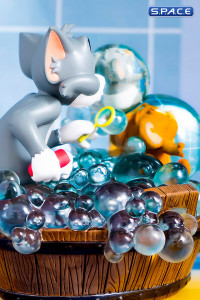 Bath Time Statue (Tom and Jerry)