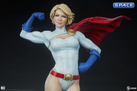 Power Girl Premium Format Figure (DC Comics)