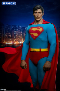 Superman Premium Format Figure (Superman: The Movie)