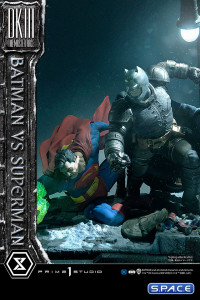 1/3 Scale Batman vs. Superman Ultimate Diorama Masterline Statue (Batman: The Dark Knight Returns)