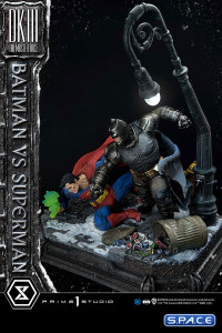 1/3 Scale Batman vs. Superman Ultimate Diorama Masterline Statue (Batman: The Dark Knight Returns)