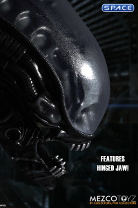 Deluxe Alien Mezco Designer Series (Alien)
