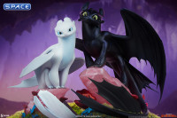 Light Fury Statue (How to Train Your Dragon)