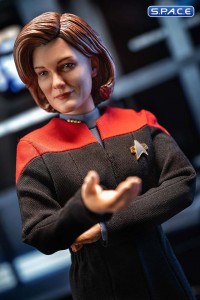 1/6 Scale Captain Kathryn Janeway (Star Trek: Voyager)