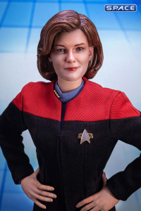 1/6 Scale Captain Kathryn Janeway (Star Trek: Voyager)