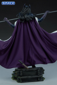 Huntress Premium Format Figure (DC Comics)