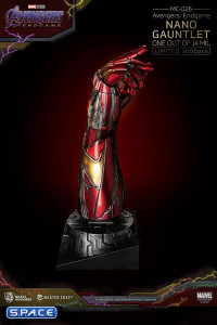 Nano Gauntlet One out of 14 Mil Master Craft Statue (Avengers: Endgame)