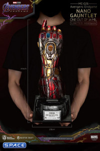 Nano Gauntlet One out of 14 Mil Master Craft Statue (Avengers: Endgame)