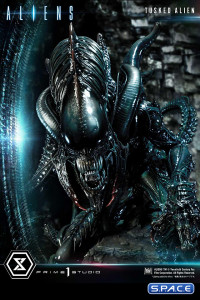 Tusked Alien Premium Masterline Statue - Bonus Version (Aliens vs. Predator: Three World War)