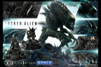 Tusked Alien Premium Masterline Statue - Bonus Version (Aliens vs. Predator: Three World War)