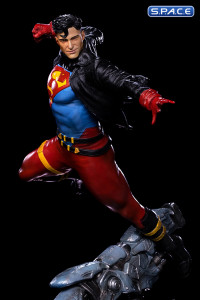 1/10 Scale Superboy Deluxe Art Scale Statue (DC Comics)