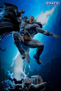 Batman Premium Format Figure (Batman: The Dark Knight Returns)
