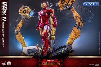 1/4 Scale Iron Man Mark IV with Suit Up Gantry QS021 (Iron Man 2)