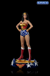 1/10 Scale Lynda Carter as Wonder Woman Deluxe Art Scale Statue (DC Comics)