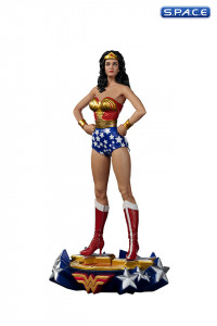 1/10 Scale Lynda Carter as Wonder Woman Deluxe Art Scale Statue (DC Comics)