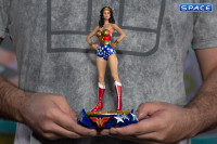 1/10 Scale Lynda Carter as Wonder Woman Deluxe Art Scale Statue (DC Comics)