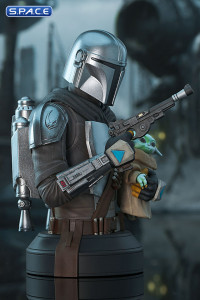 The Mandalorian with Grogu Bust - St. Patricks Day Exclusive (The Mandalorian)
