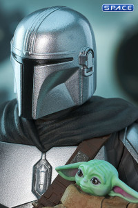 The Mandalorian with Grogu Bust - St. Patricks Day Exclusive (The Mandalorian)