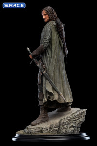 Aragorn Hunter of the Plains Statue (Lord of the Rings)